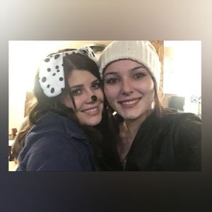 Meet your Posher, Dakota